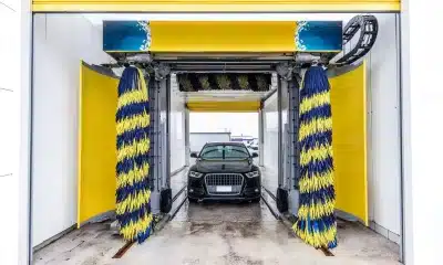 Lavage de voiture aux rouleaux : risques pour la carrosserie et solutions