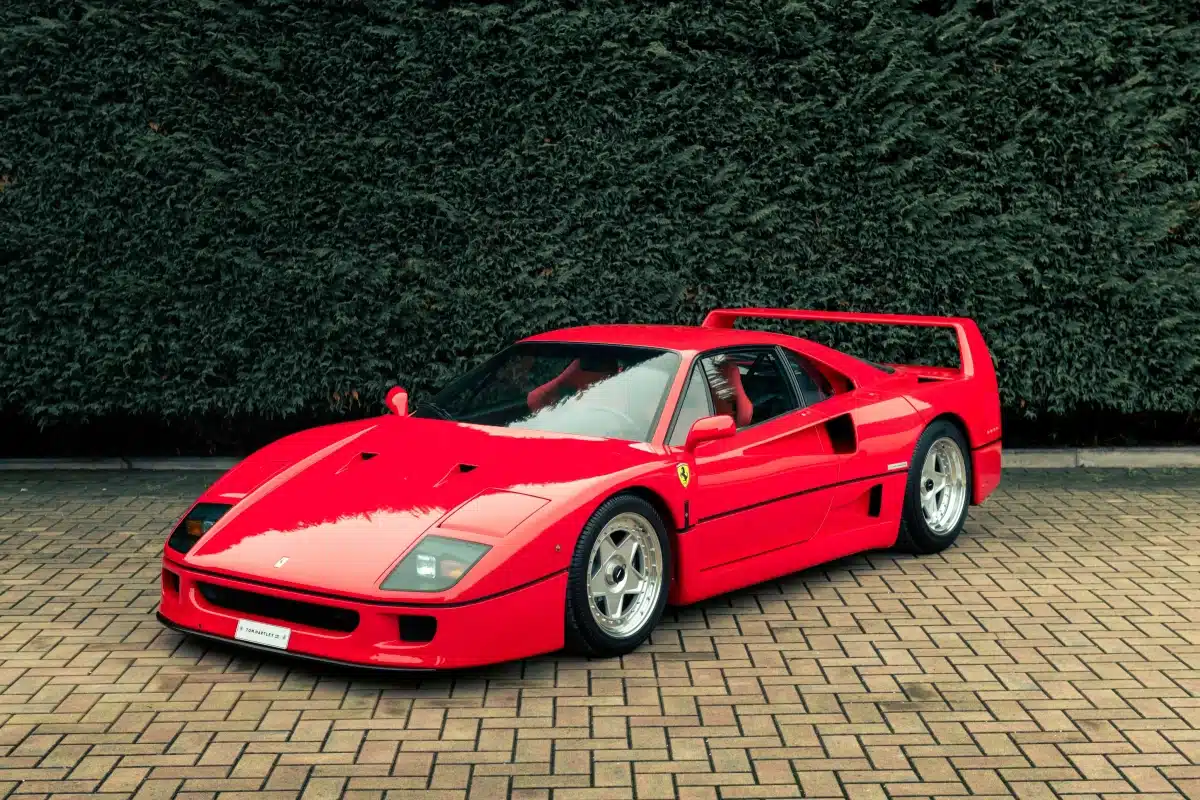ferrari-f40-1987-1992-la-supercar-emblematique-des-annees-