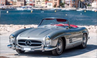 mercedes-benz-300-sl-1954-1957-celebre-pour-ses-portes-papillon